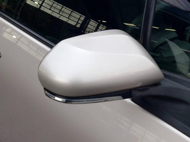 プリウス Ｓセーフティプラス　純正ナビ　衝突軽減ブレーキ　バックカメラ　パーキングアシスト　Ｂｌｕｅｔｏｏｔｈ　ＴＶ　クルコン　ＨＵＤ　コーナーセンサー　ＥＴＣ　純正１５ＡＷ　レーン逸脱警報　ＬＥＤヘッドライト　ＬＥＤフォグ　オートハイビーム　革巻ハンドル　スマートキー（23枚目）