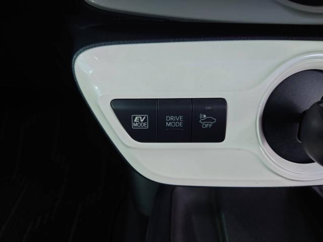 プリウス Ｓセーフティプラス　純正ナビ　衝突軽減ブレーキ　バックカメラ　パーキングアシスト　Ｂｌｕｅｔｏｏｔｈ　ＴＶ　クルコン　ＨＵＤ　コーナーセンサー　ＥＴＣ　純正１５ＡＷ　レーン逸脱警報　ＬＥＤヘッドライト　ＬＥＤフォグ　オートハイビーム　革巻ハンドル　スマートキー（44枚目）