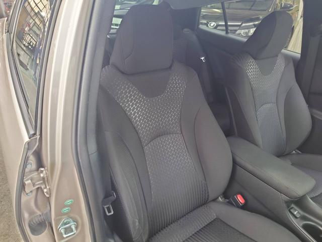 プリウス Ｓセーフティプラス　純正ナビ　衝突軽減ブレーキ　バックカメラ　パーキングアシスト　Ｂｌｕｅｔｏｏｔｈ　ＴＶ　クルコン　ＨＵＤ　コーナーセンサー　ＥＴＣ　純正１５ＡＷ　レーン逸脱警報　ＬＥＤヘッドライト　ＬＥＤフォグ　オートハイビーム　革巻ハンドル　スマートキー（46枚目）