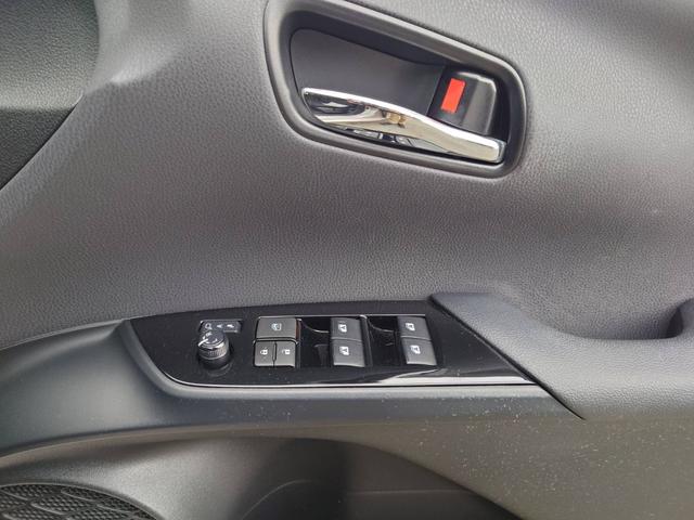プリウス Ｓセーフティプラス　純正ナビ　衝突軽減ブレーキ　バックカメラ　パーキングアシスト　Ｂｌｕｅｔｏｏｔｈ　ＴＶ　クルコン　ＨＵＤ　コーナーセンサー　ＥＴＣ　純正１５ＡＷ　レーン逸脱警報　ＬＥＤヘッドライト　ＬＥＤフォグ　オートハイビーム　革巻ハンドル　スマートキー（49枚目）