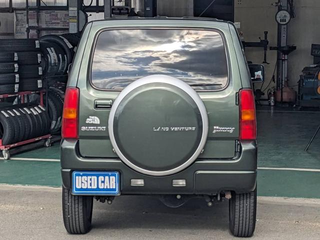 ジムニー ランドベンチャー　４ＷＤ　１０型ＡＴ　レザーシート　シートヒーター　フォグライト　ＥＴＣ　キーレス　電格ミラー　革巻ハンドル　ターボ　ドアバイザー　背面タイヤカバー　ミラーヒーター　フェンダーミラー　光軸調整ライト　純正１５ＡＷ　エアバック（7枚目）