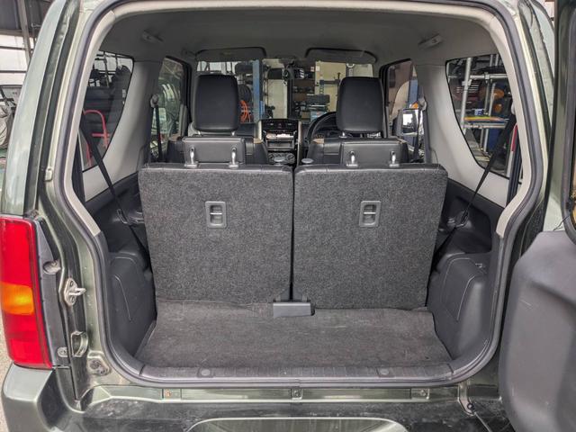 ジムニー ランドベンチャー　４ＷＤ　１０型ＡＴ　レザーシート　シートヒーター　フォグライト　ＥＴＣ　キーレス　電格ミラー　革巻ハンドル　ターボ　ドアバイザー　背面タイヤカバー　ミラーヒーター　フェンダーミラー　光軸調整ライト　純正１５ＡＷ　エアバック（9枚目）