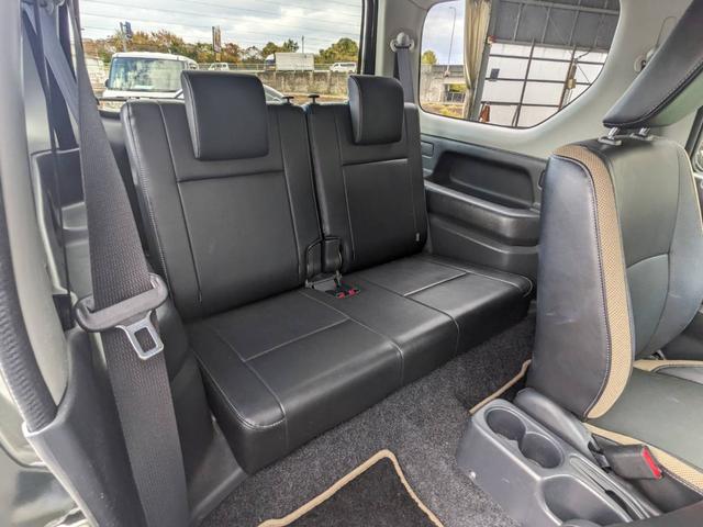 ジムニー ランドベンチャー　４ＷＤ　１０型ＡＴ　レザーシート　シートヒーター　フォグライト　ＥＴＣ　キーレス　電格ミラー　革巻ハンドル　ターボ　ドアバイザー　背面タイヤカバー　ミラーヒーター　フェンダーミラー　光軸調整ライト　純正１５ＡＷ　エアバック（17枚目）