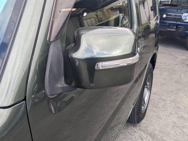 ジムニー ランドベンチャー　４ＷＤ　１０型ＡＴ　レザーシート　シートヒーター　フォグライト　ＥＴＣ　キーレス　電格ミラー　革巻ハンドル　ターボ　ドアバイザー　背面タイヤカバー　ミラーヒーター　フェンダーミラー　光軸調整ライト　純正１５ＡＷ　エアバック（33枚目）