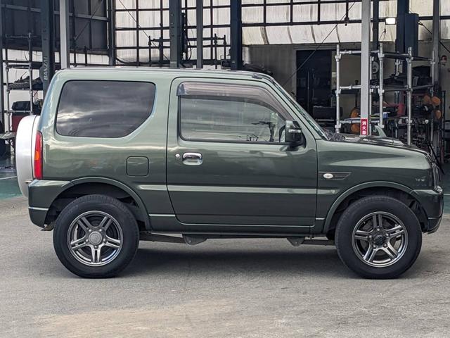 ジムニー ランドベンチャー　４ＷＤ　１０型ＡＴ　レザーシート　シートヒーター　フォグライト　ＥＴＣ　キーレス　電格ミラー　革巻ハンドル　ターボ　ドアバイザー　背面タイヤカバー　ミラーヒーター　フェンダーミラー　光軸調整ライト　純正１５ＡＷ　エアバック（37枚目）