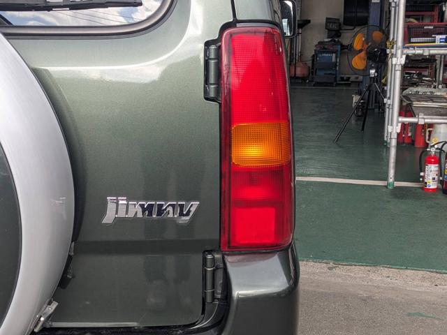ジムニー ランドベンチャー　４ＷＤ　１０型ＡＴ　レザーシート　シートヒーター　フォグライト　ＥＴＣ　キーレス　電格ミラー　革巻ハンドル　ターボ　ドアバイザー　背面タイヤカバー　ミラーヒーター　フェンダーミラー　光軸調整ライト　純正１５ＡＷ　エアバック（45枚目）