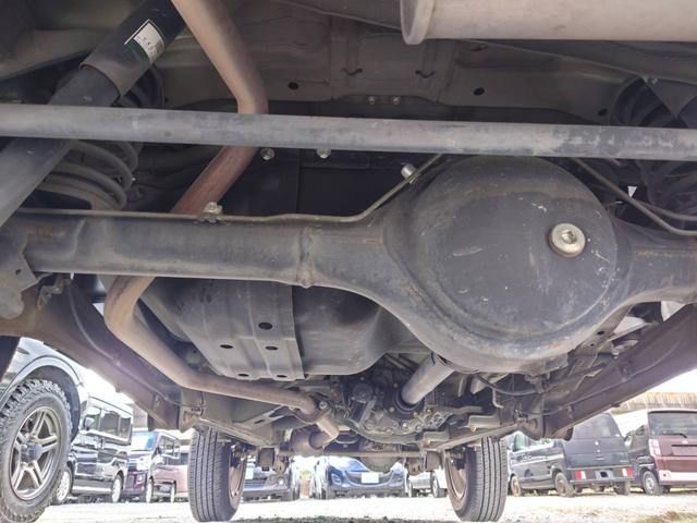 ジムニー ランドベンチャー　４ＷＤ　１０型ＡＴ　レザーシート　シートヒーター　フォグライト　ＥＴＣ　キーレス　電格ミラー　革巻ハンドル　ターボ　ドアバイザー　背面タイヤカバー　ミラーヒーター　フェンダーミラー　光軸調整ライト　純正１５ＡＷ　エアバック（48枚目）