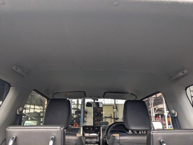 ジムニー ランドベンチャー　４ＷＤ　１０型ＡＴ　レザーシート　シートヒーター　フォグライト　ＥＴＣ　キーレス　電格ミラー　革巻ハンドル　ターボ　ドアバイザー　背面タイヤカバー　ミラーヒーター　フェンダーミラー　光軸調整ライト　純正１５ＡＷ　エアバック（55枚目）