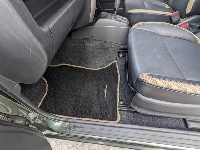 ジムニー ランドベンチャー　４ＷＤ　１０型ＡＴ　レザーシート　シートヒーター　フォグライト　ＥＴＣ　キーレス　電格ミラー　革巻ハンドル　ターボ　ドアバイザー　背面タイヤカバー　ミラーヒーター　フェンダーミラー　光軸調整ライト　純正１５ＡＷ　エアバック（70枚目）