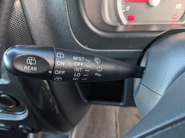 ジムニー クロスアドベンチャーＸＣ　４ＷＤ　８型５ＭＴ　ＳＤナビ　ＨＫＳ社外マフラー　ハーフレザーシート　シートヒーター　革巻ハンドル　背面タイヤカバー　純正１６ＡＷ　フォグライト　キーレス　ターボ　パワーウィンドウ　ミラーヒーター　電格ミラー　光軸調整ライト（55枚目）