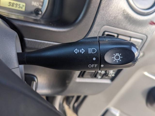 ジムニー クロスアドベンチャーＸＣ　４ＷＤ　８型５ＭＴ　ＳＤナビ　ＨＫＳ社外マフラー　ハーフレザーシート　シートヒーター　革巻ハンドル　背面タイヤカバー　純正１６ＡＷ　フォグライト　キーレス　ターボ　パワーウィンドウ　ミラーヒーター　電格ミラー　光軸調整ライト（56枚目）