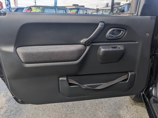 ジムニー クロスアドベンチャーＸＣ　４ＷＤ　８型５ＭＴ　ＳＤナビ　ＨＫＳ社外マフラー　ハーフレザーシート　シートヒーター　革巻ハンドル　背面タイヤカバー　純正１６ＡＷ　フォグライト　キーレス　ターボ　パワーウィンドウ　ミラーヒーター　電格ミラー　光軸調整ライト（71枚目）