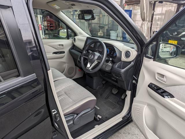 デイズ Ｘ　ＳＤナビ　衝突軽減ブレーキ　Ｂｌｕｅｔｏｏｔｈ　バックカメラ　ドラレコ　Ｂｌｕｅｔｏｏｔｈ　レーン逸脱警報　オートハイビーム　ＥＴＣ　純正１４ＡＷ　スマートキー　オートライト　ドアバイザー　電格ミラー　光軸調整ライト　集中ドアロック　盗難防止装置（12枚目）