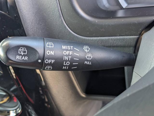 ���X�C�b�`���I�n���h���C����Ȃ����[�^�[�܂����������肵�Ă���܂��B�K���X���L�����E���ǂ��Ȃ�^�]���₷���R���f�B�V�����ɂȂ��Ă���܂��i�O�|�O�j�������G�A�o�b�N���t���Ă܂��I�I