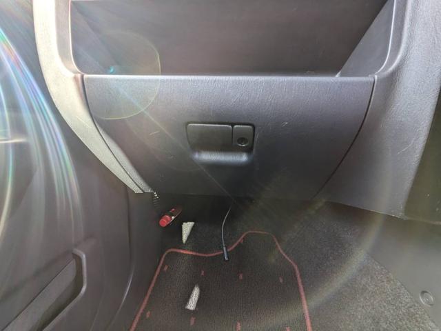 �O���[�u�{�b�N�X�ł������ɂ����ۂɐ悸�̓X�^�b�t���P�O�O���ڈȏ�̓��Ƀ`�F�b�N�������K����N���A�[�����ԗ��݂̂�W�����Ă���܂��@���v���̍��ƂQ�������m�ɂ��C����������