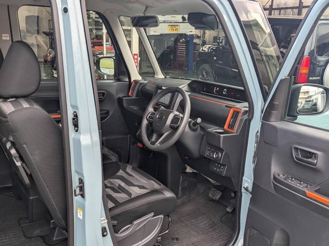 タント ファンクロス　ＳＤナビ　両側パワードア　衝突軽減ブレーキ　Ｂｌｕｅｔｏｏｔｈ　バックカメラ　ＥＴＣ　フルセグＴＶ　レーン逸脱警報　ＬＥＤヘッドライト　コーナーセンサー　電動Ｐブレーキ　ＵＳＢ入力　オートハイビーム　シートヒーター　純正１４ＡＷ　スマートキー（12枚目）