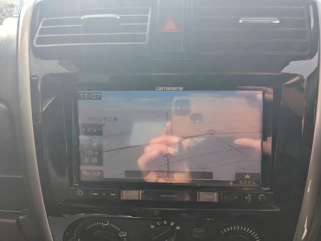 ジムニー ランドベンチャー　４ＷＤ　１０型ＡＴ　ＳＤナビ　フルセグＴＶ　Ｂｌｕｅｔｏｏｔｈ　ＥＴＣ　ステリモ　電格ミラー　シートヒーター　革巻ハンドル　ターボ　レザーシート　純正１６ＡＷ　ミラーヒーター　背面タイヤカバー　ＤＶＤ　ドアバイザー　パワステ　パワーウィンドウ（2枚目）