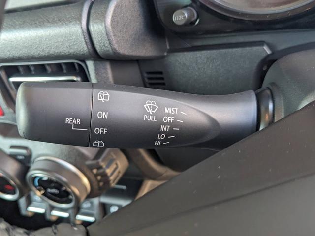 ジムニー ＸＣ　４ＷＤ　ワンオーナー　衝突軽減ブレーキ　コーナーセンサー　レーン逸脱警報　シートヒーター　オートハイビーム　革巻ハンドル　クルーズコントロール　純正１６ＡＷ　ＬＥＤへッドライト　アイドリングストップ　背面タイヤ　ミラーヒーター　電格ミラー（40枚目）