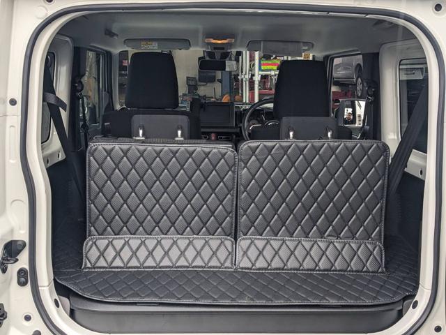 ���g�����N����̈ꖇ�ł����Q��ڂ�|���Ήו�����R�ςݍ��߂܂��i�O�O�j�����́A��C�̃X�^�b�t���^�S���߂Ē��J�Ɏd�グ�����Ă���܂��̂ŁA�s�J�s�J�Ɏd�オ���Ă���܂��B