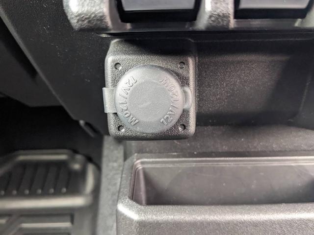 ジムニー ＸＣ　４ＷＤ　５ＭＴ　リフトアップ　衝突軽減ブレーキ　シートヒーター　レーン逸脱警報　クルーズコントロール　ＥＴＣ　ＬＥＤヘッドライト　ヘッドライトウォッシャー　背面タイヤ　アイドリングストップ　新車保証書　革巻ハンドル　社外１６ＡＷ　ターボ（46枚目）