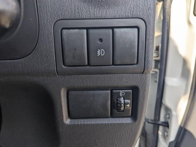 ���e�����i���O�Q�O���j�������傫�ȉ�����Ȃ��A�Y��ɕۂ��Ă���܂��i���O�O�j�����S���S�̃h���C�u�ł���悤�Ɋe��p�i�̂��ē��v���܂���