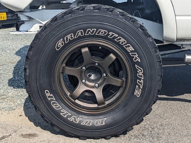 ���ЊO�A���~�z�C�[���I�^�C���������������ߒ�Ă������܂�������]�̃��[�J�[�ւ̃^�C���������ЊO�z�C�[���ւ̕ύX�ȂǁA�����k�Ȃǂ��C�y�ɑ��k�������􂨋��߂₷�����i�ł���Ă����Ē����Ă���܂��i�O�E�O�j