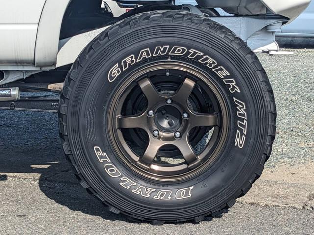 ���ЊO�A���~�z�C�[���I�^�C���������������ߒ�Ă������܂�������]�̃��[�J�[�ւ̃^�C���������ЊO�z�C�[���ւ̕ύX�ȂǁA�����k�Ȃǂ��C�y�ɑ��k�������􂨋��߂₷�����i�ł���Ă����Ē����Ă���܂��i�O�E�O�j