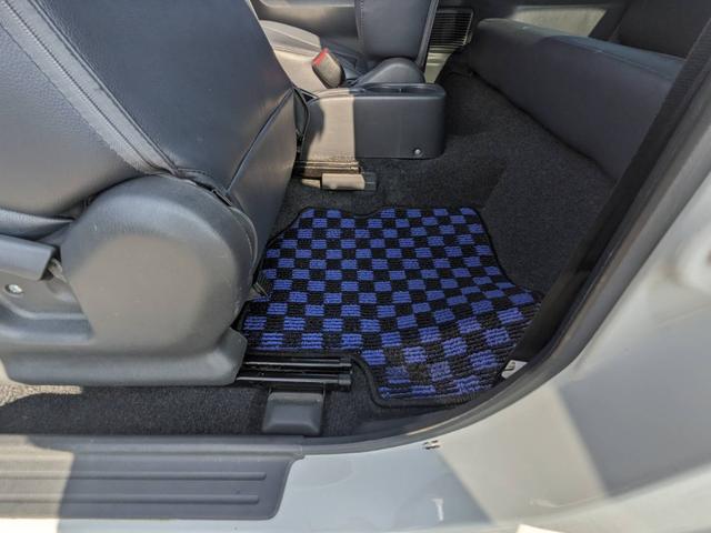 ����ȃt���A�}�b�g�ł��I�C�ӕی��A�N���W�b�g�A�i�`�e�ȂǎԂ̂��ƂȂ瓖�X�ɂ��C���������I�I�ێ�������čD�]�̌y�����ԁB��̑O�̌y�����ԂƔ�ׂ�Ɨǂ��o���Ă܂���B