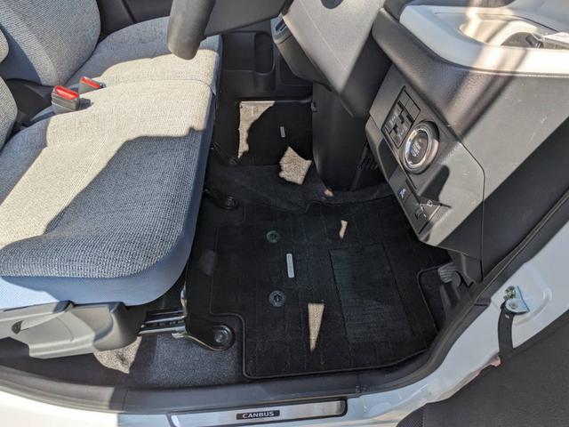 ムーヴキャンバス ストライプスX SDナビ 両側パワードア 衝突軽減ブレーキ TV コーナーセンサー ETC オートハイビーム レーン逸脱警報 オートライト 電格ミラー ドアバイザー プッシュスタート スマートキー 光軸調整ライト フロアマット CD ABS 横滑り防止装置(65枚目)