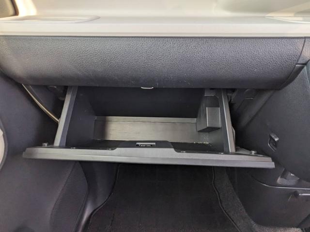 ムーヴキャンバス ストライプスX SDナビ 両側パワードア 衝突軽減ブレーキ TV コーナーセンサー ETC オートハイビーム レーン逸脱警報 オートライト 電格ミラー ドアバイザー プッシュスタート スマートキー 光軸調整ライト フロアマット CD ABS 横滑り防止装置(76枚目)