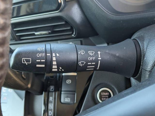 ���d���p�[�L���O�u���[�L�t�����]���̂悤�Ɏ�ň��������̃T�C�h�u���[�L�⑫���ݎ��̃T�C�h�u���[�L�̑���ƂȂ���̂ł��B�w��̊ȒP����Ńp�[�L���O�u���[�L���쓮�A�������邱�Ƃ��\�ł��i�O�O�j