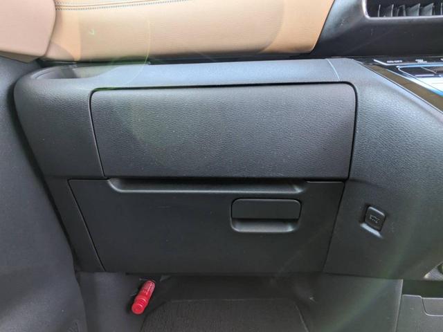 ������Ȃ̃O���[�u�{�b�N�X�ł����Ԍ��؃P�[�X��A�����g�������ނ̎��[�ɕ֗��ł��ˁI�B���ɂ����ۂɐ悸�̓X�^�b�t���P�O�O���ڈȏ�̓��Ƀ`�F�b�N�������K����N���A�[�����ԗ��݂̂�W�����Ă���܂��@��