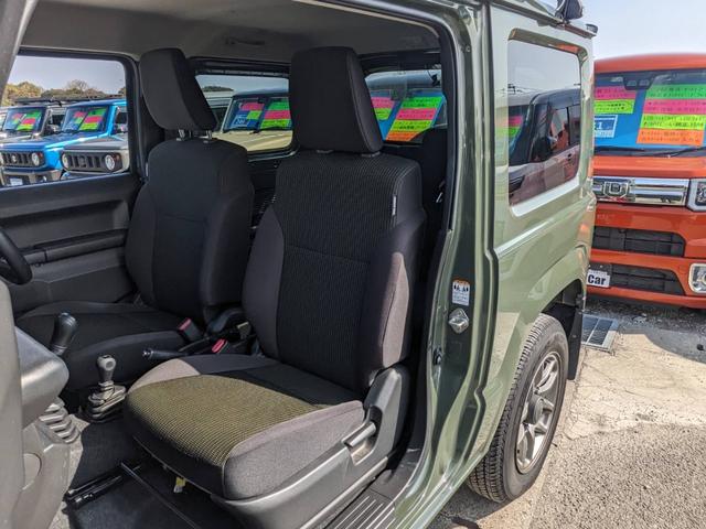 ジムニー XC 4WD 5MT SDナビ 衝突軽減ブレーキ Bluetooth フルセグTV ドラレコ ルーフキャリア ETC クルーズコントロール レーン逸脱警報 シートヒーター LEDヘッドライト リアマッドフラップ オートライト ターボ 背面タイヤカバー(16枚目)