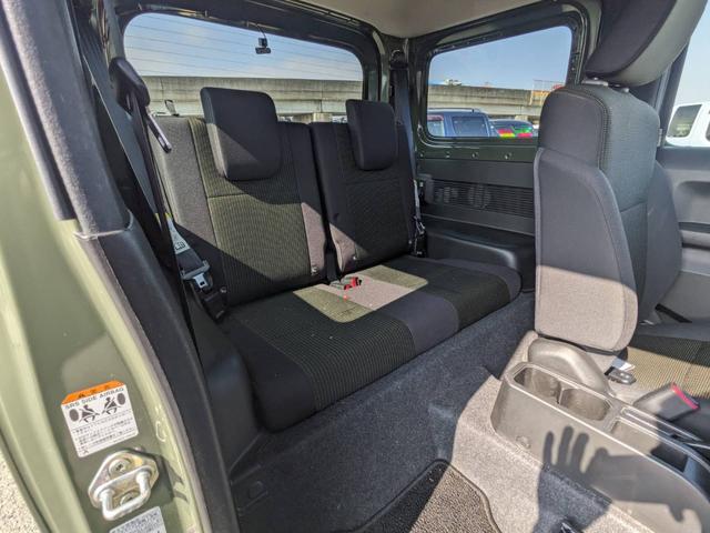 ジムニー XC 4WD 5MT SDナビ 衝突軽減ブレーキ Bluetooth フルセグTV ドラレコ ルーフキャリア ETC クルーズコントロール レーン逸脱警報 シートヒーター LEDヘッドライト リアマッドフラップ オートライト ターボ 背面タイヤカバー(17枚目)