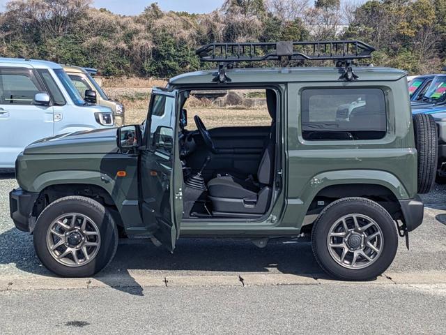 ジムニー XC 4WD 5MT SDナビ 衝突軽減ブレーキ Bluetooth フルセグTV ドラレコ ルーフキャリア ETC クルーズコントロール レーン逸脱警報 シートヒーター LEDヘッドライト リアマッドフラップ オートライト ターボ 背面タイヤカバー(39枚目)