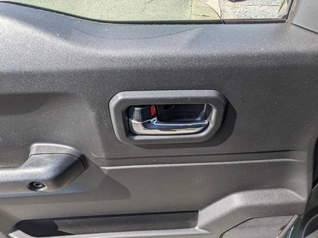 ジムニー XC 4WD 5MT SDナビ 衝突軽減ブレーキ Bluetooth フルセグTV ドラレコ ルーフキャリア ETC クルーズコントロール レーン逸脱警報 シートヒーター LEDヘッドライト リアマッドフラップ オートライト ターボ 背面タイヤカバー(75枚目)