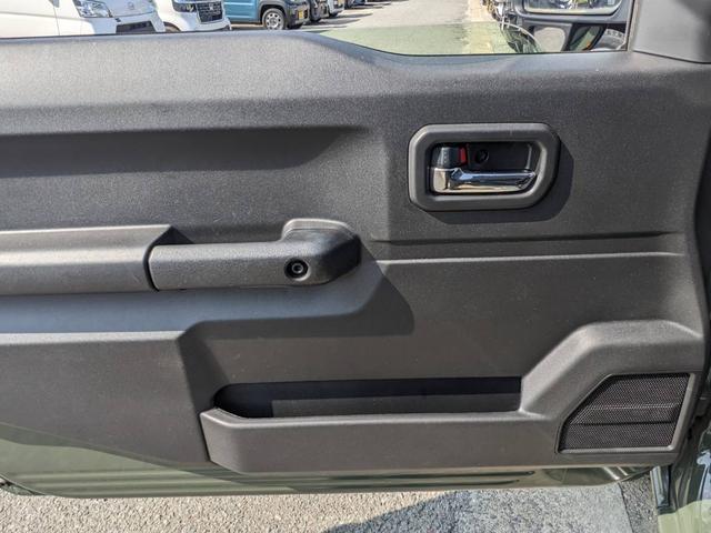 ジムニー XC 4WD 5MT SDナビ 衝突軽減ブレーキ Bluetooth フルセグTV ドラレコ ルーフキャリア ETC クルーズコントロール レーン逸脱警報 シートヒーター LEDヘッドライト リアマッドフラップ オートライト ターボ 背面タイヤカバー(76枚目)