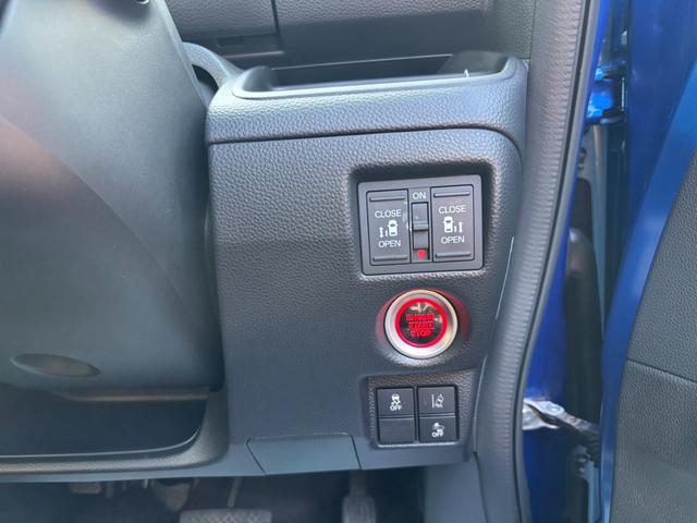 Ｎ－ＢＯＸカスタム Ｇ・ＥＸターボホンダセンシング　純正８インチナビ　両側Ｐドア　衝突軽減ブレーキ　フルセグ　ドラレコ　クルーズコントロール　バックカメラ　ＥＴＣ　レーン逸脱警報　ハーフレザーシート　革巻ハンドル　純正１５ＡＷ　ＬＥＤヘッドライト　オートハイビーム　純正フルエアロ（4枚目）