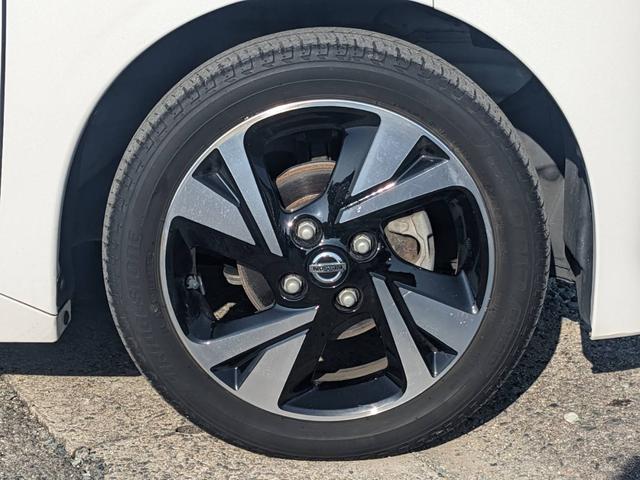 �������A���~�z�C�[���I�^�C���������������ߒ�Ă������܂�������]�̃��[�J�[�ւ̃^�C���������ЊO�z�C�[���ւ̕ύX�ȂǁA�����k�Ȃǂ��C�y�ɑ��k�������􂨋��߂₷�����i�ł���Ă����Ē����Ă���܂��i�O�E�O�j