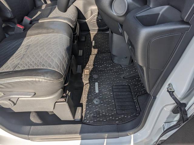 �t���A�}�b�g�ł��I�C�ӕی��A�N���W�b�g�A�i�`�e�ȂǎԂ̂��ƂȂ瓖�X�ɂ��C���������I�I�ێ�������čD�]�̌y�����ԁB��̑O�̌y�����ԂƔ�ׂ�Ɨǂ��o���Ă܂���B