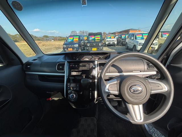 タント カスタムＸ　後期　左パワースライドア　ＬＥＤヘッドライト　オートライト　純正１４アルミホイール　電格ミラー　ドアバイザー　スマートキー２個　アイドリングストップ　フルフラットシート　ＬＥＤフォグライト　フロアマット　新車保証書　集中ドアロック　ＣＤ　ＡＢＳ（3枚目）