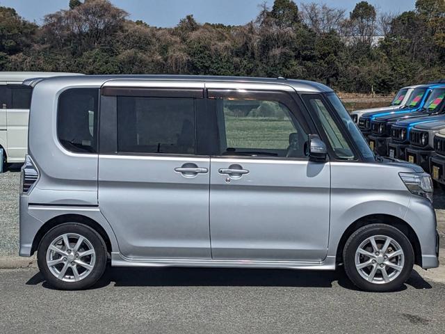 タント カスタムＸ　後期　左パワースライドア　ＬＥＤヘッドライト　オートライト　純正１４アルミホイール　電格ミラー　ドアバイザー　スマートキー２個　アイドリングストップ　フルフラットシート　ＬＥＤフォグライト　フロアマット　新車保証書　集中ドアロック　ＣＤ　ＡＢＳ（17枚目）