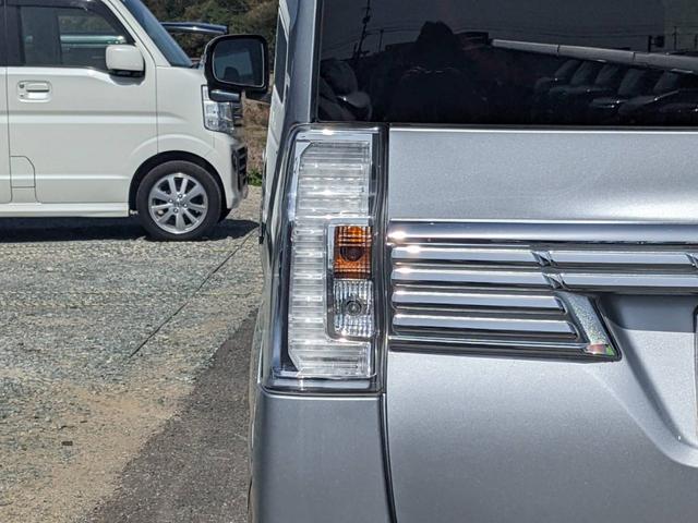 タント カスタムＸ　後期　左パワースライドア　ＬＥＤヘッドライト　オートライト　純正１４アルミホイール　電格ミラー　ドアバイザー　スマートキー２個　アイドリングストップ　フルフラットシート　ＬＥＤフォグライト　フロアマット　新車保証書　集中ドアロック　ＣＤ　ＡＢＳ（24枚目）