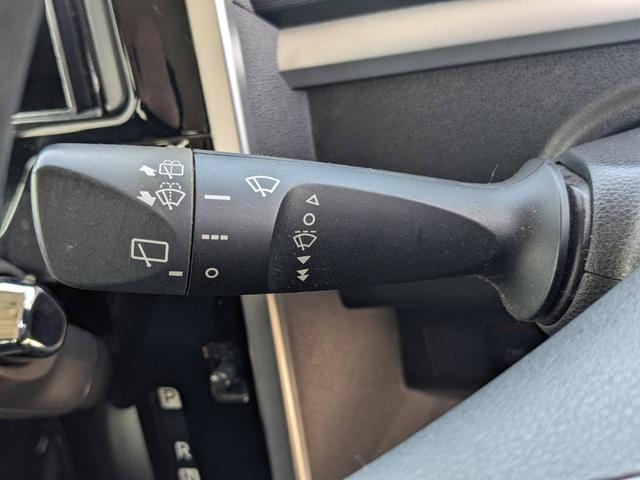 タント カスタムＸ　後期　左パワースライドア　ＬＥＤヘッドライト　オートライト　純正１４アルミホイール　電格ミラー　ドアバイザー　スマートキー２個　アイドリングストップ　フルフラットシート　ＬＥＤフォグライト　フロアマット　新車保証書　集中ドアロック　ＣＤ　ＡＢＳ（37枚目）