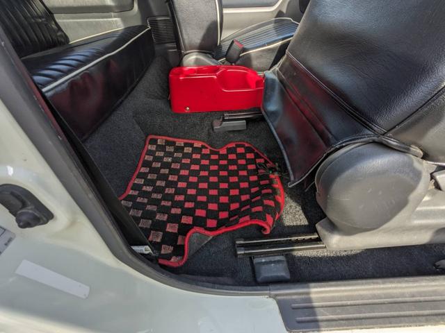 ����ȃt���A�}�b�g�ł��I�C�ӕی��A�N���W�b�g�A�i�`�e�ȂǎԂ̂��ƂȂ瓖�X�ɂ��C���������I�I�ێ�������čD�]�̌y�����ԁB��̑O�̌y�����ԂƔ�ׂ�Ɨǂ��o���Ă܂���B