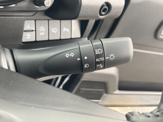 ジムニー ＸＣ　４ＷＤ　ＡＴ　届出済未使用車　衝突軽減ブレーキ　シートヒーター　コーナーセンサー　レーン逸脱警報　誤発進抑制装置　純正１６ＡＷ　革巻ハンドル　スマートキー　ターボ　クルコン　オートハイビーム　ＬＥＤヘッドライト　フォグライト　背面タイヤ　電格ミラー（45枚目）