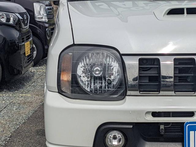 ジムニー ランドベンチャー　１０型５ＭＴ　ＳＤナビ　シートヒーター　４ＷＤ　レザーシート　ＴＶ　ＥＴＣ　フォグライト　背面タイヤカバー　革巻ハンドル　ターボ　キーレス　ステリモ　ミラーヒーター　純正１６ＡＷ　ドアバイザー　電格ミラー　ＤＶＤ再生　光軸調整ライト　ＡＢＳ（28枚目）