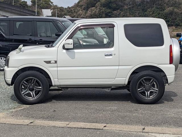 ジムニー ランドベンチャー　１０型５ＭＴ　ＳＤナビ　シートヒーター　４ＷＤ　レザーシート　ＴＶ　ＥＴＣ　フォグライト　背面タイヤカバー　革巻ハンドル　ターボ　キーレス　ステリモ　ミラーヒーター　純正１６ＡＷ　ドアバイザー　電格ミラー　ＤＶＤ再生　光軸調整ライト　ＡＢＳ（40枚目）