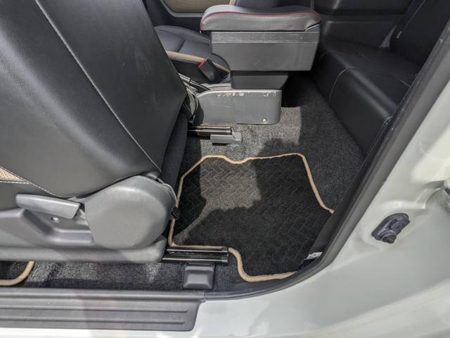 ジムニー ランドベンチャー　１０型５ＭＴ　ＳＤナビ　シートヒーター　４ＷＤ　レザーシート　ＴＶ　ＥＴＣ　フォグライト　背面タイヤカバー　革巻ハンドル　ターボ　キーレス　ステリモ　ミラーヒーター　純正１６ＡＷ　ドアバイザー　電格ミラー　ＤＶＤ再生　光軸調整ライト　ＡＢＳ（80枚目）