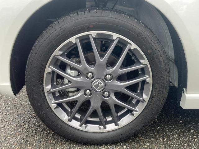 Ｎ－ＢＯＸカスタム ターボ　届出済未使用車　両側パワードア　衝突軽減ブレーキ　コーナーセンサー　ハーフレザーシート　シートヒーター　純正１５ＡＷ　クルーズコントロール　パドルシフト　電動Ｐブレーキ　ＬＥＤヘッドライト　オートハイビーム　ＭＴモード付　純正１５ＡＷ　純正フルエアロ（32枚目）